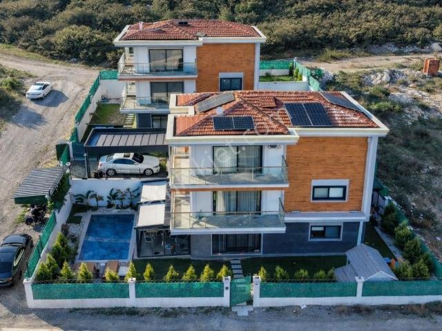 Fırsat!villakentte Müstakil Havuzlu 5+1 Satılık Tripleks V