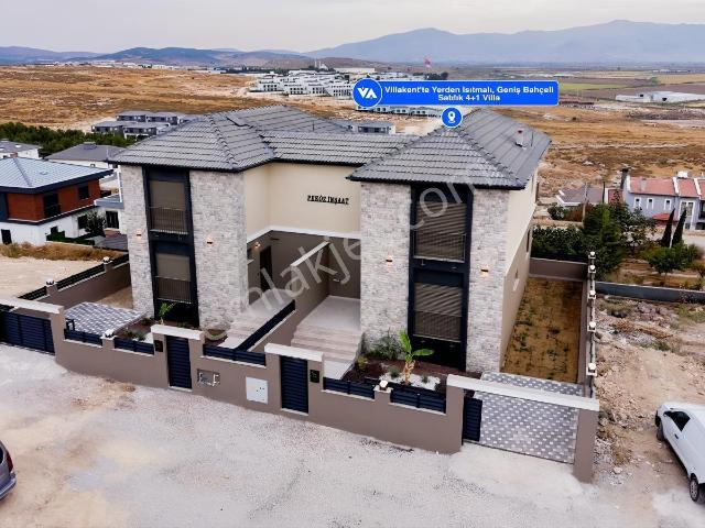 Villakent De Geniş, Ferah, Hamamı Olan Satılık 3+2 Villa