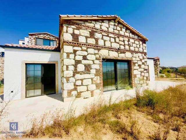 Villakent' Te Müstakil Şömineli Satılık 4+1 Taş Villa