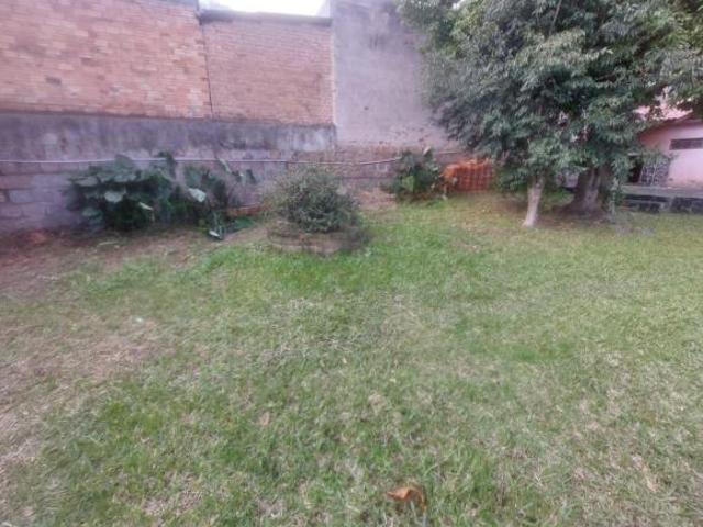 VILLARINHO VENDE CASA COM 2 QUARTOS EM BELO TERRENO NO PQE. MADEPINHO CAVALHADA