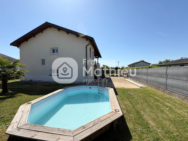 Villars les Dombes: maison beaujolaise 117m2 hab 5 pièces garage 792m2 de terrain avec piscine semi ent