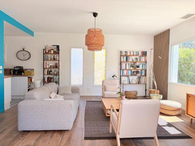 Maison contemporaine de 133 m2 et dépendance de 40 m2 Vensac. 133m² Vensac