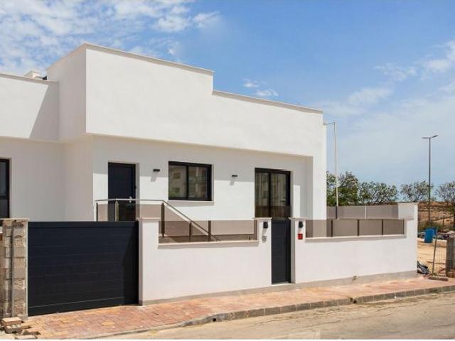 Villas adosadas de nueva construcción en Sucina: última unidad totalmente equipada y lista para entr