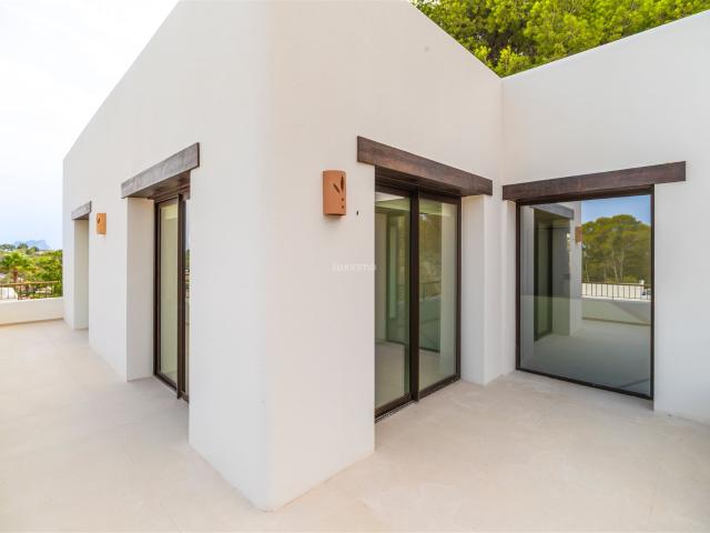 Villas de estilo ibicenco de 3 y 4 dormitorios en venta en u. 273m² Teulada
