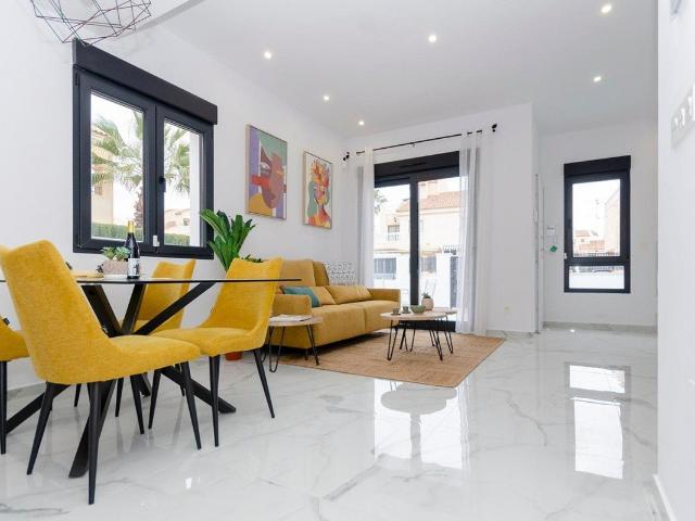 VILLAS DE OBRA NUEVA EN TORREVIEJA&amp 13 &amp 13 Villas de. 105m² Torrevieja