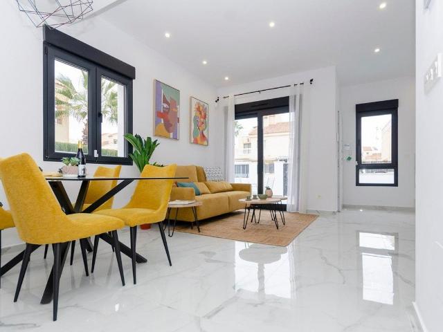VILLAS DE OBRA NUEVA EN TORREVIEJA&amp 13 &amp 13 Villas de. 105m² Torrevieja