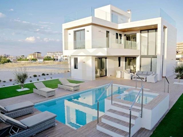 VILLAS DE OBRA NUEVA EN CAMPOAMOR