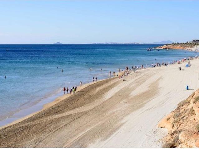 VILLAS DE OBRA NUEVA EN MIL PALMERAS