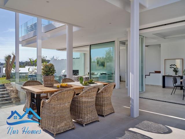 VILLAS DE LUJO A UN PASO DE MARBELLA CENTRO DE OBRA NUEVA