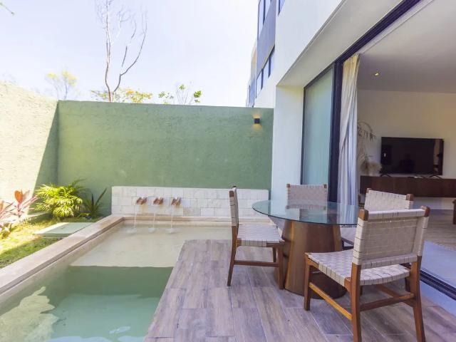 VILLAS DE LUJO DE 3 NIVELES EN TEMOZON NORTE