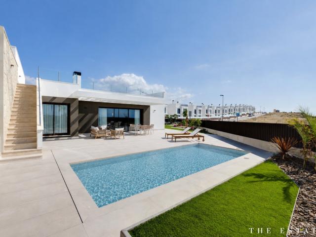 Villas de nueva construcción de una sola planta con vistas a. 124m² Alicante