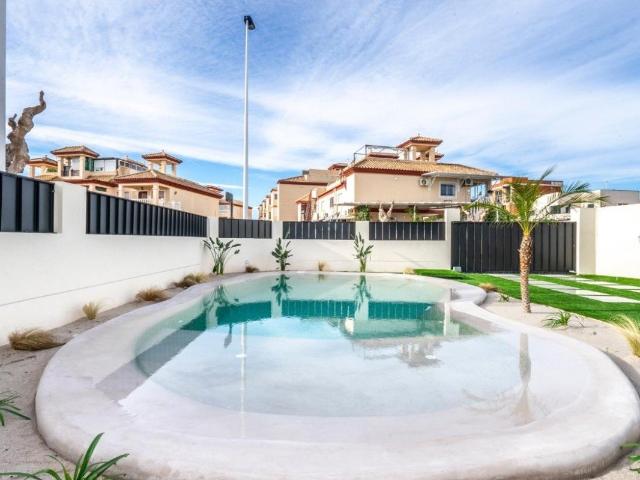 Villas independientes de nueva construcción con piscina priv. 122m² Torre Pacheco