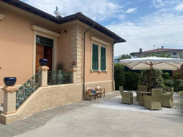 Villa/villetta in affitto a Forte dei Marmi