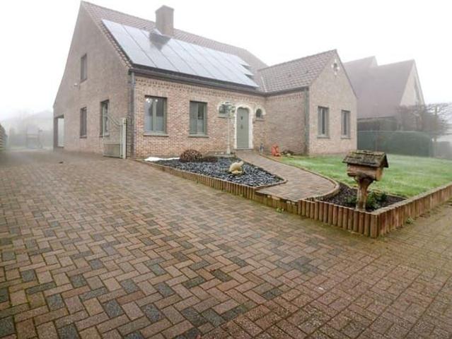 Villawoning met tuin op een goede locatie