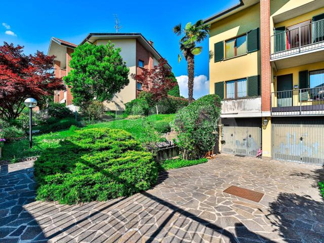 Ville Bifamiliari in vendita a Aicurzio