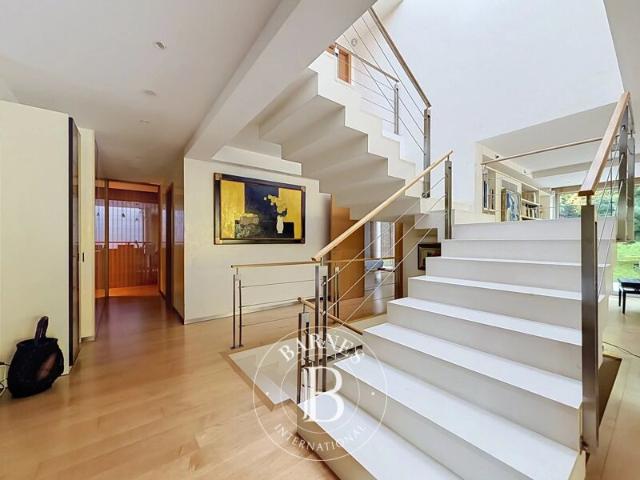 Ville d'Avray, Maison 6 Chambres 679 m² en location