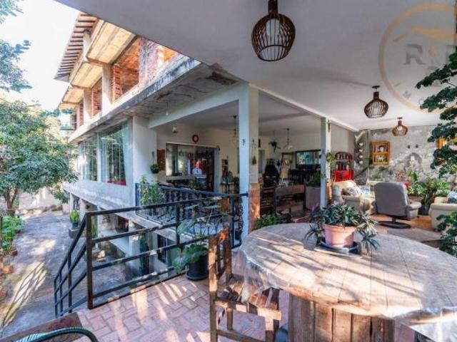 VILLE DE MONTAGNE Casa com 5 dormitórios à venda, 516 m² por R$ 1.980.000 Jardim Botânico Bras