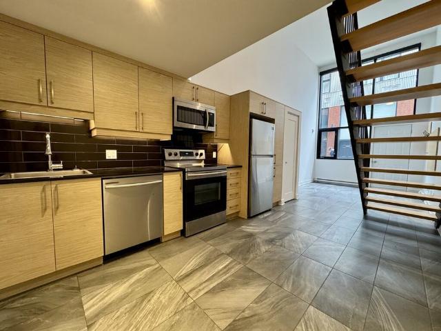 Ville Marie Superbe Loft Avec Mezzanine