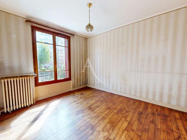 VILLEMOMBLE, Maison avec 2 3 chambres, garage et sous sol total