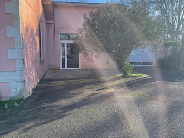 VILLENAVE D'ORNON: MAISON ET LOCAUX PROFESSIONNELS 457 M2 E