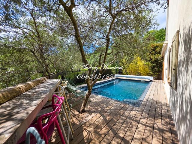 Villeneuve, Maison de charme, 156 m² avec vue panoramique et piscine sur 1000 m² plantés d'oliviers
