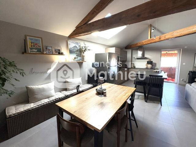 VILLENEUVE Appartement T4 de 85 m2 3 chambres Balcon et stationnement