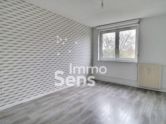 Villeneuve d'ascq t2 chambres 74,75 m2 avec balcon