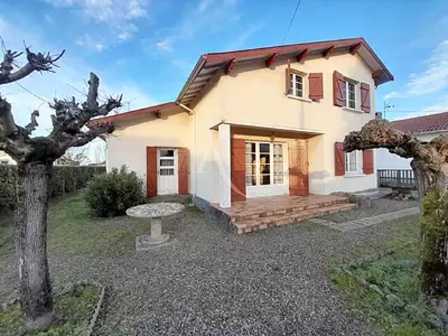 Villeneuve de Marsan 40190 Achat / Vente maison 6 pièces t6 au dernier étage terrasse
