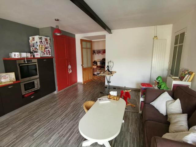 VILLENEUVE DE BERG APPARTEMENT T3 AVEC GRANDE TERRASSE 118m² Villeneuve de Berg