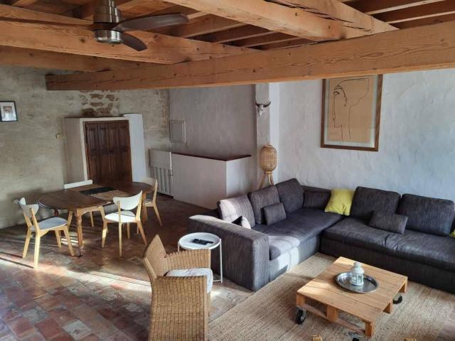 VILLENEUVE LES AVIGNON appartement meublé
