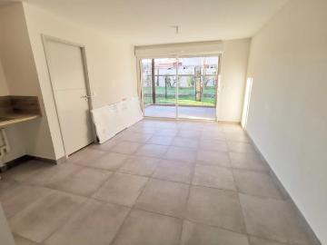 VILLENEUVE LES AVIGNON APPARTEMENT T2 45.50M² AVEC JARDIN ET PARKING