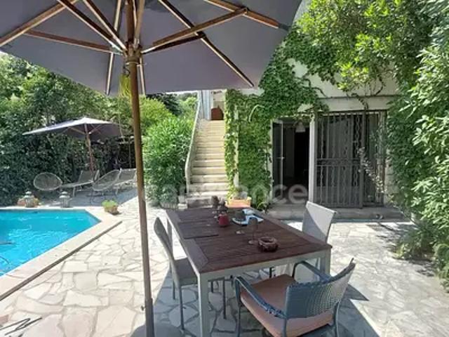 Villeneuve lès Avignon 30400 Achat / Vente maison 5 pièces t5 piscine jardin