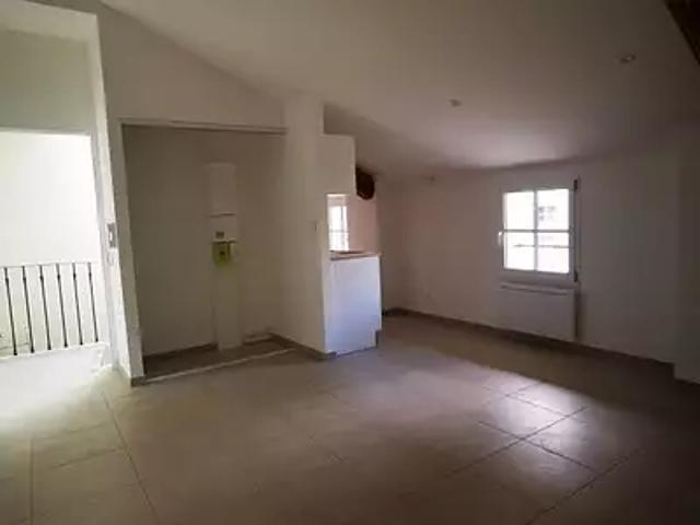 Villeneuve lès Avignon 30400 Location appartement 2 pièces t2 cave