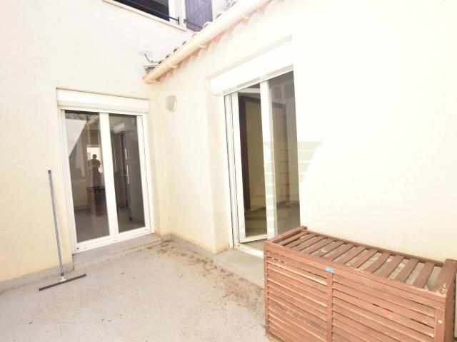 Villeneuve lès Béziers Appartement T3 avec garage