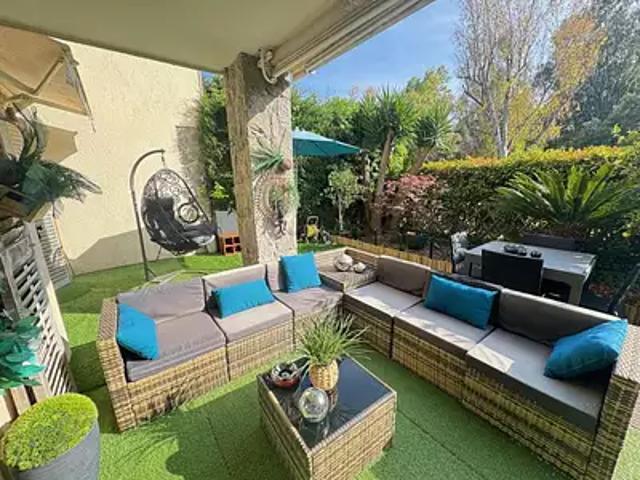 Villeneuve Loubet 06270 Achat / Vente appartement 3 pièces t3 piscine jardin