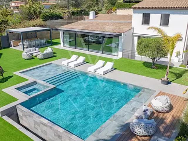 Villeneuve Loubet 06270 Achat / Vente maison 10 pièces t10 piscine