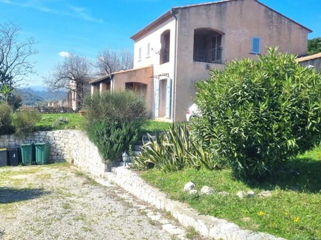 Villeneuve Loubet Village Cagnes sur Mer Proche Polygone Riviera Belle Maison d'une superficie d'environ 150 m2 sur un beau terrain piscinable