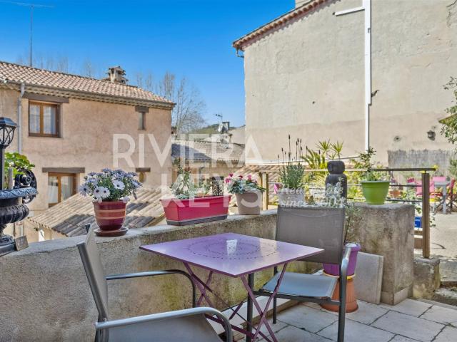 VILLENEUVE LOUBET: Appartement type maison de village rénov. 81m² Villeneuve Loubet