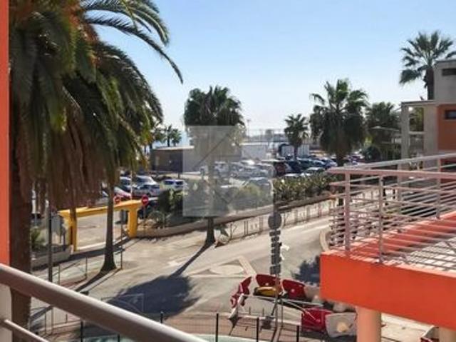 VILLENEUVE LOUBET PLAGE — STUDIO MEUBLÉ 24 M² AVEC BALCON — PREMIÈRE LIGNE MER