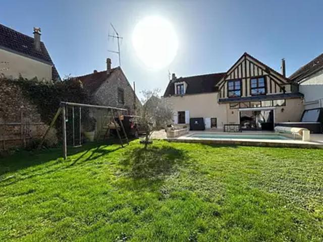 Villeneuve sur Yonne 89500 Achat / Vente maison 9 pièces t9 piscine terrasse
