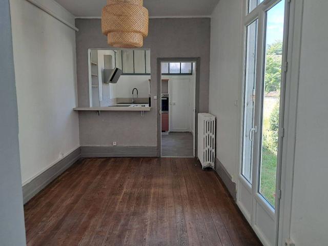 VILLENEUVE SUR YONNE 89500 APPARTEMENT TYPE 3