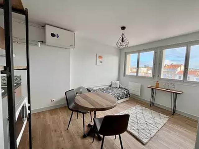 Villeneuve sur Lot 47300 Location appartement 1 pièce t1 au dernier étage