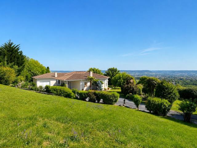 Villeneuve Sur Lot, Maison De Plain Pied Avec Vue Exceptionn. 160m² Villeneuve sur Lot