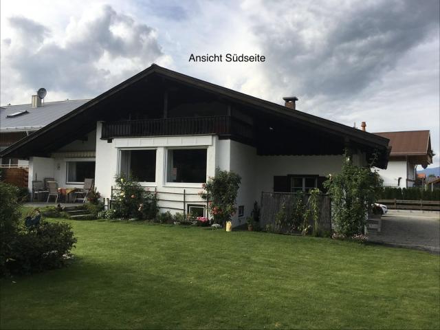 Villengrundstück mit 50er Jahre Haus in ruhiger Aussichtslage inmitten von Oberstdorf gegen Gebot
