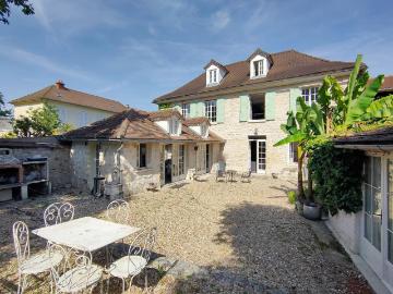 VILLENNES SUR SEINE Jolie maison familiale dans le Triangle d