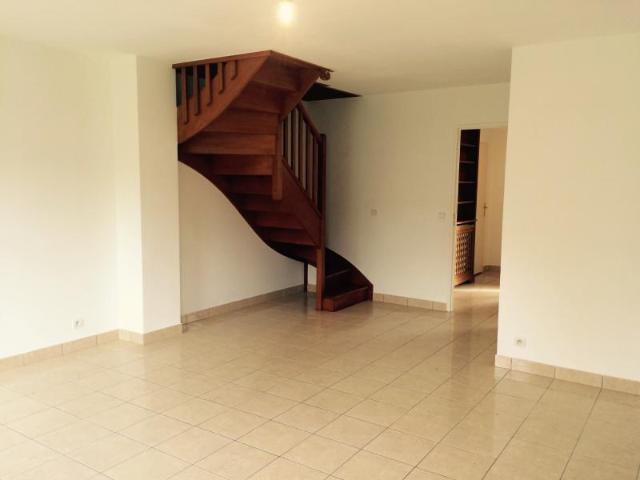 VILLENNES SUR SEINE 4 pièce s 82.04 m2