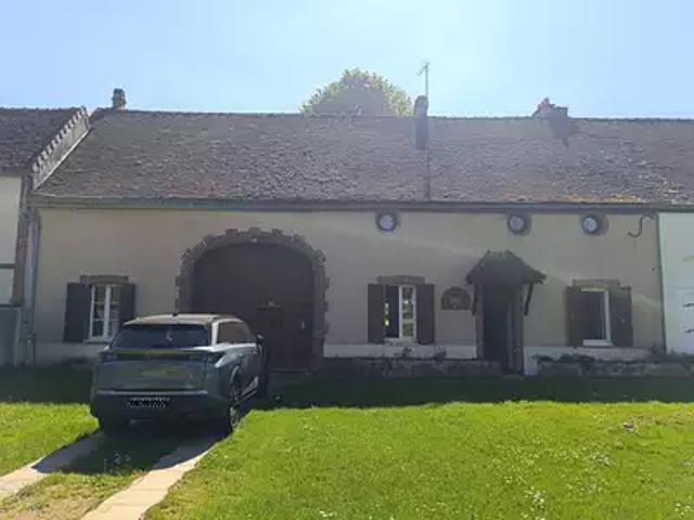 Villechétive 89320 Achat / Vente maison 8 pièces t8 jardin