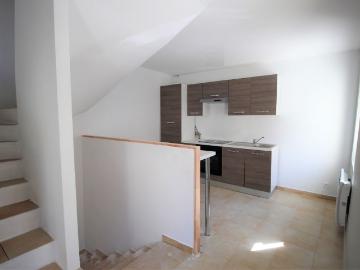 VILLEDIEU Maison de village rénovée avec climatisation