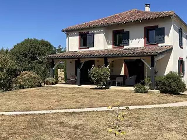 Villefranche 32420 Achat / Vente maison 10 pièces t10 au dernier étage piscine