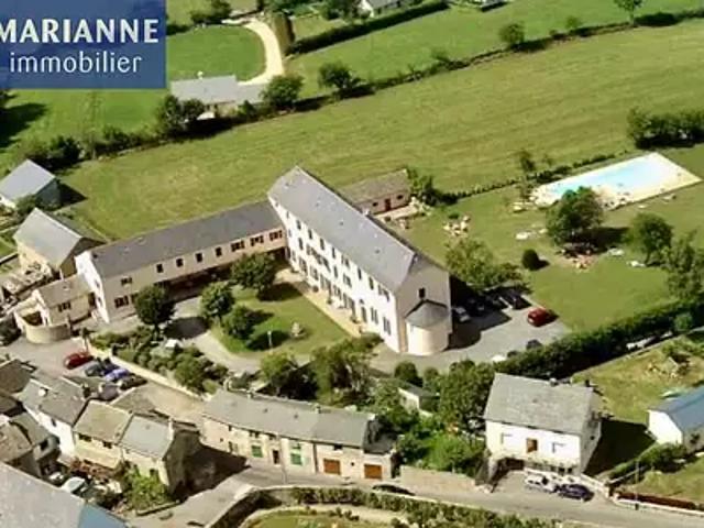 Villefranche de Panat 12430 Achat / Vente maison 22 pièces t22 piscine